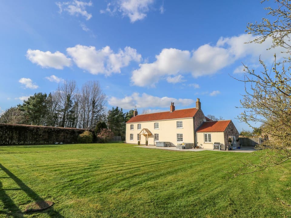 Tuft House House in England