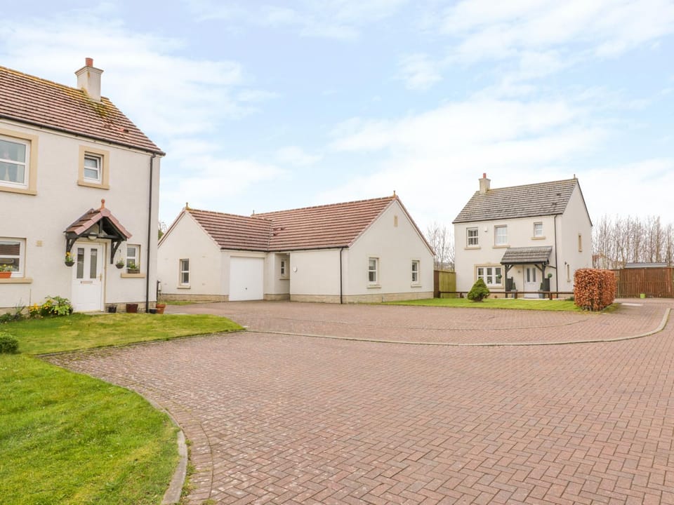 Bright and Beautiful House in Ayr