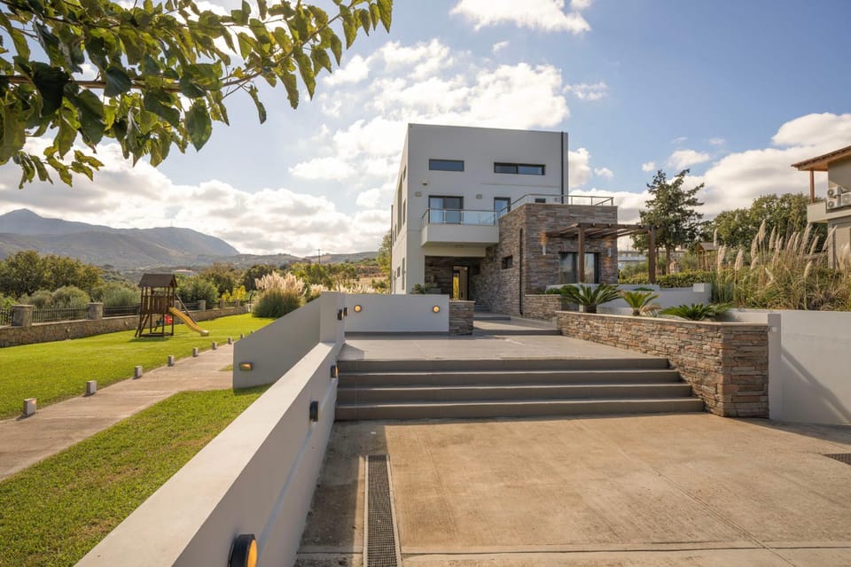 Property building, Natural landscape, Garden view