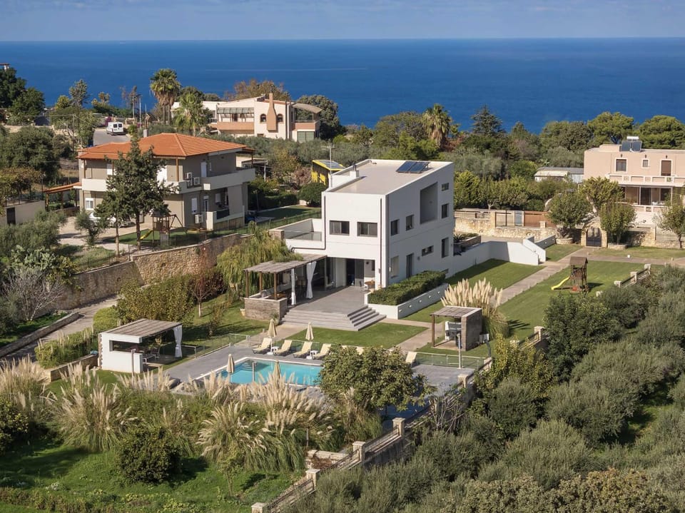 Property building, Day, Natural landscape, Bird's eye view, Pool view, Sea view, Swimming pool
