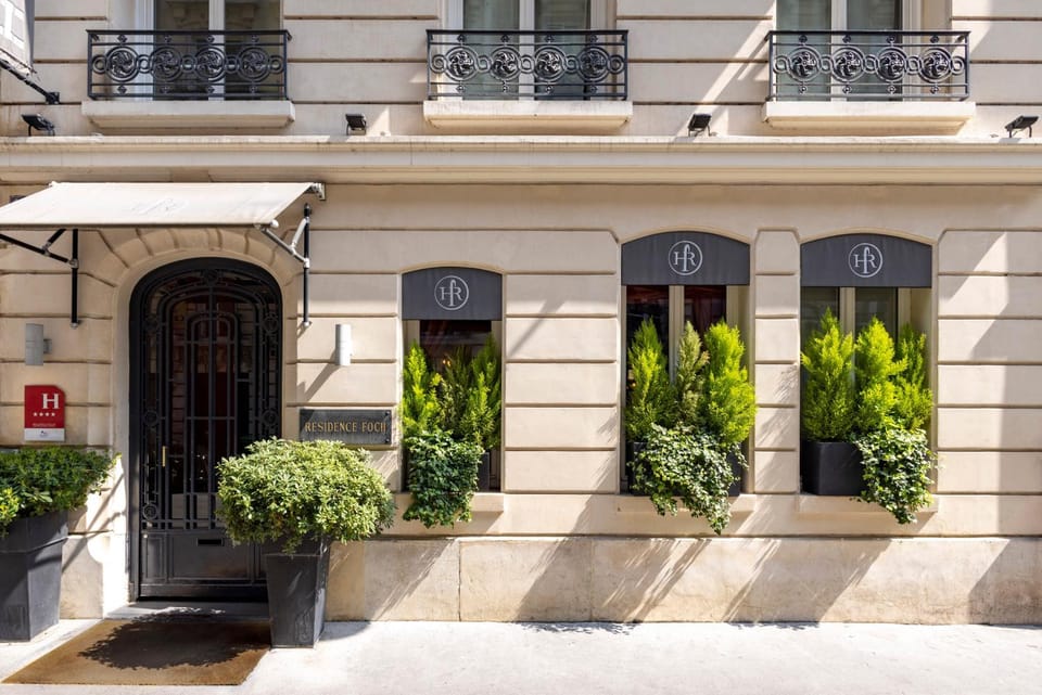 Property building, Facade/entrance, Day