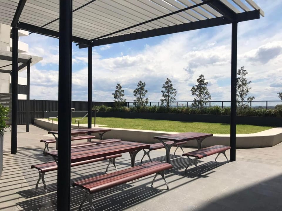Elegant Design 2 Bed 2 Bath Apartment In Liverpool Apartment in Sydney