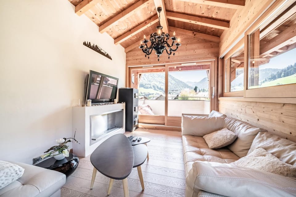 Communal lounge/ TV room, TV and multimedia, Living room