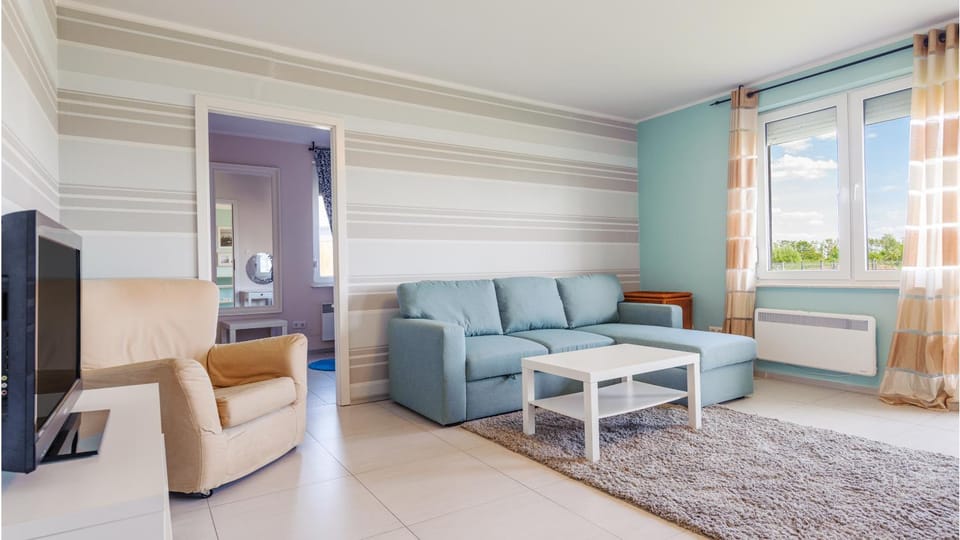 TV and multimedia, Seating area