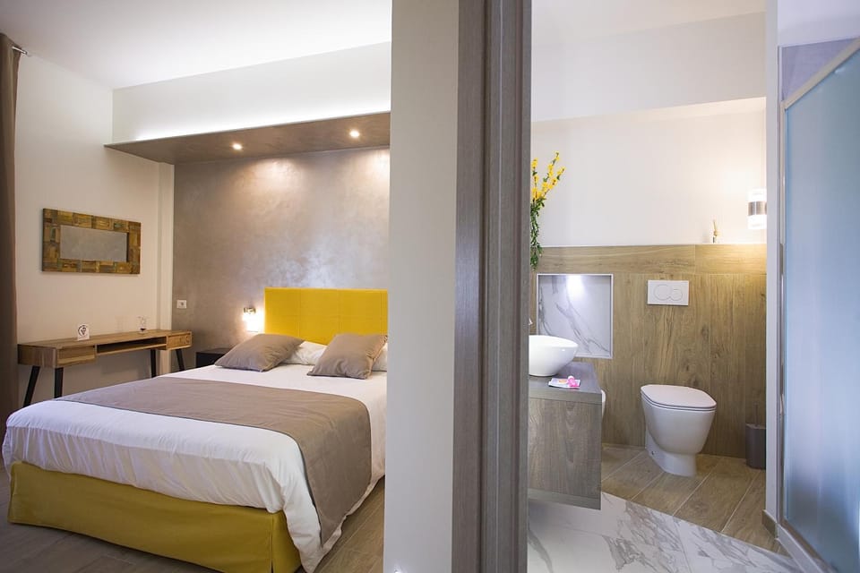Toilet, Bathroom, Photo of the whole room, Bedroom