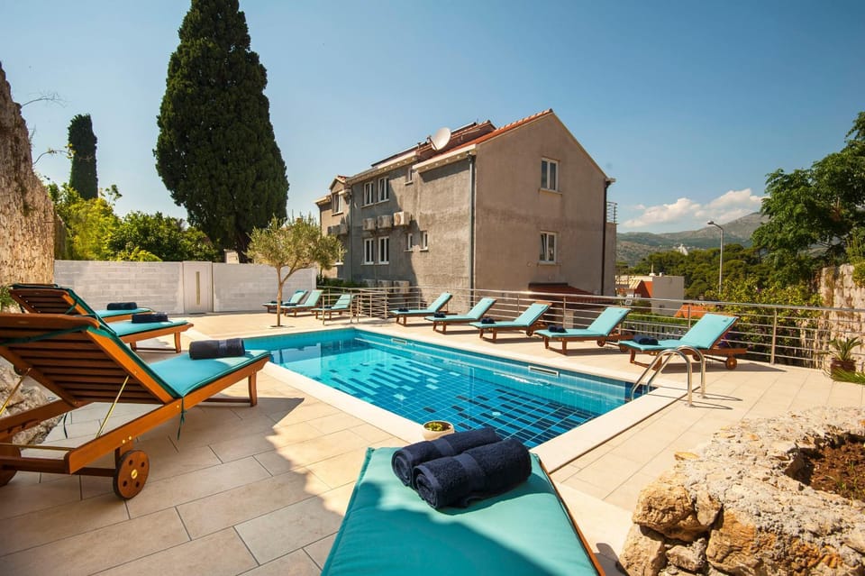 Property building, Swimming pool, Swimming pool