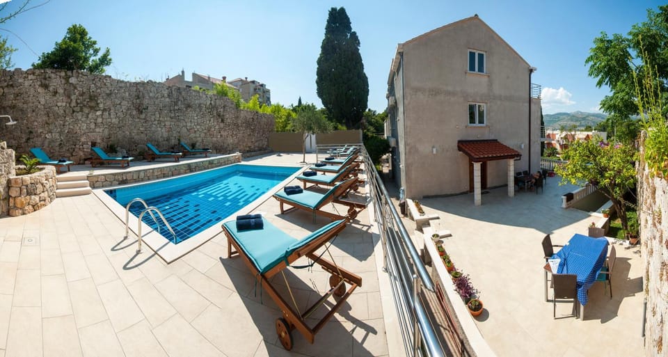 Property building, Swimming pool, Swimming pool