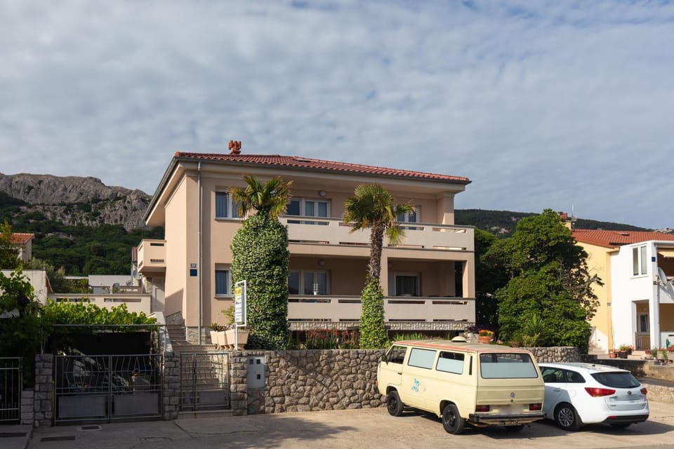 Property building, Day, Parking