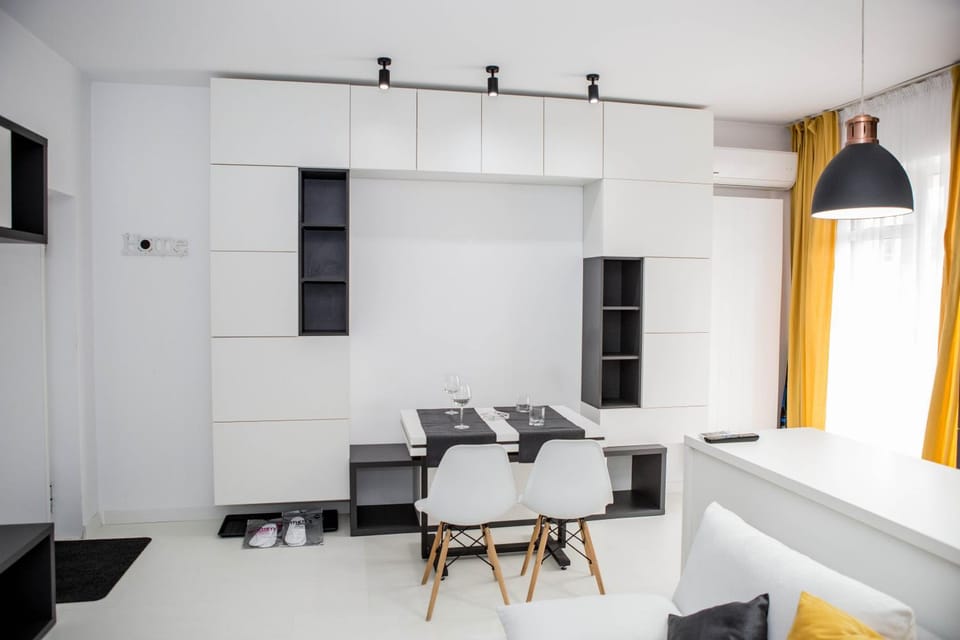 Library, TV and multimedia, Living room, Business facilities, Decorative detail, Seating area, Dining area, Meeting/conference room, furniture, internet, air conditioner