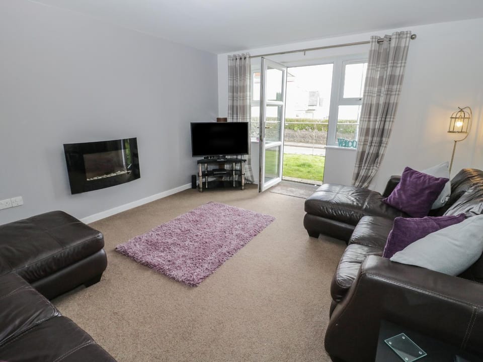 Bay View House in Beach Road