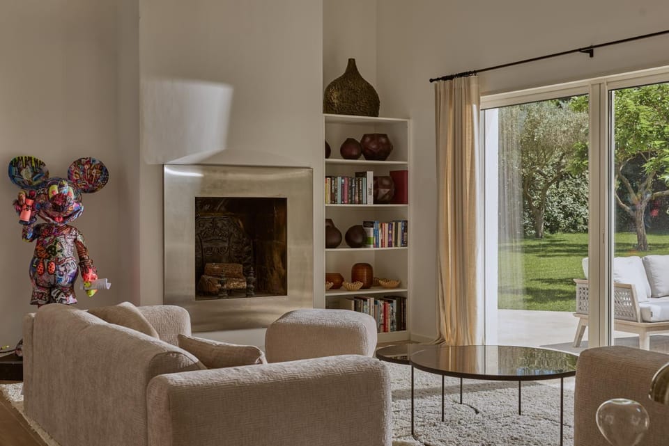 Library, Living room