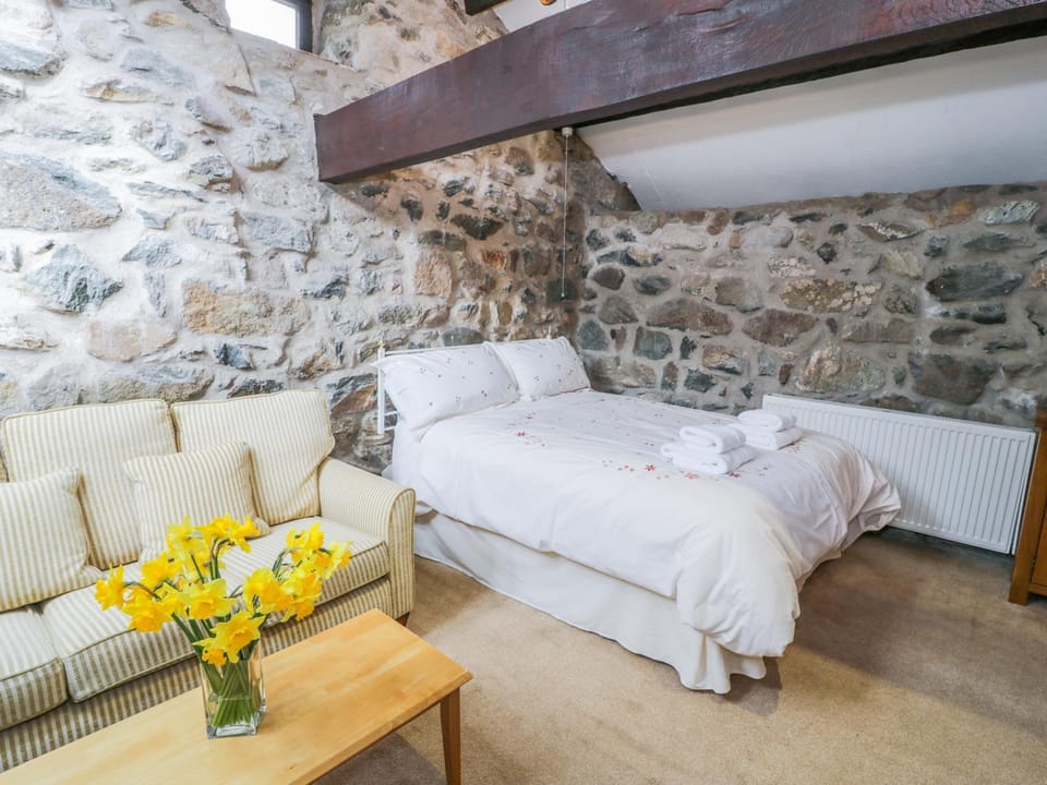 Waterfall Cottage House in Wales