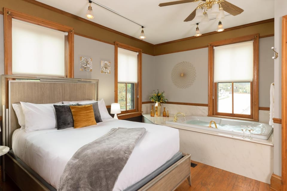 Riverboat Suites Bed and Breakfast in Galena