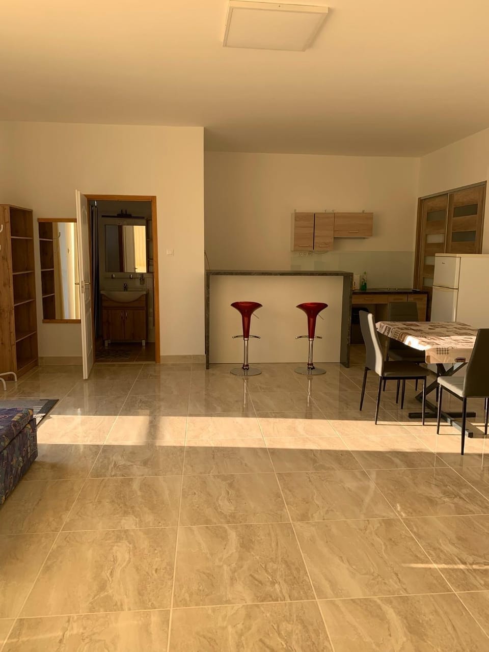Kitchen or kitchenette, Dining area