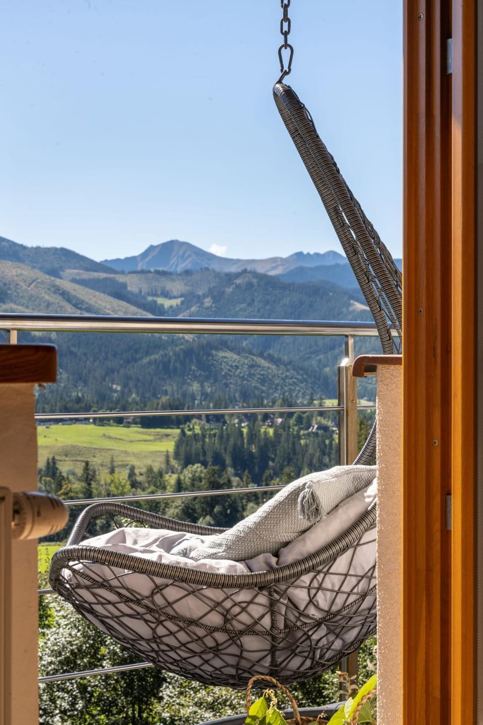 Day, Natural landscape, View (from property/room), Landmark view, Mountain view