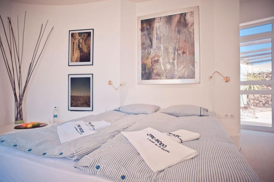 Bed, Photo of the whole room, Bedroom, Garden view