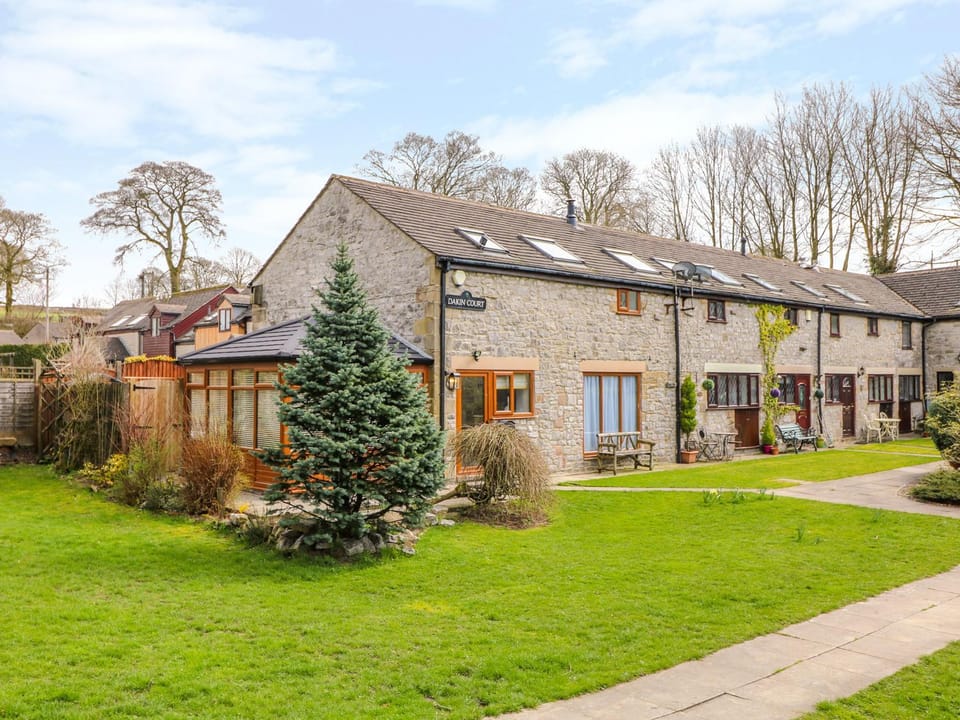 Monk's Cottage House in High Peak District