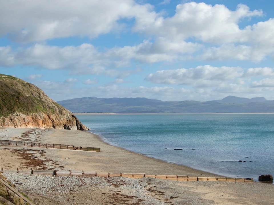 The Towers - Castell House in Criccieth