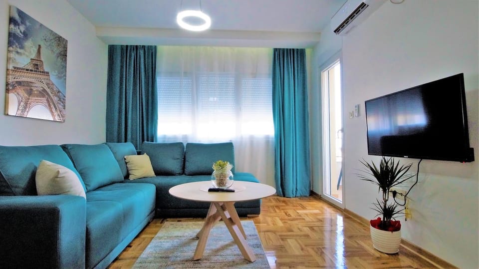 TV and multimedia, Seating area