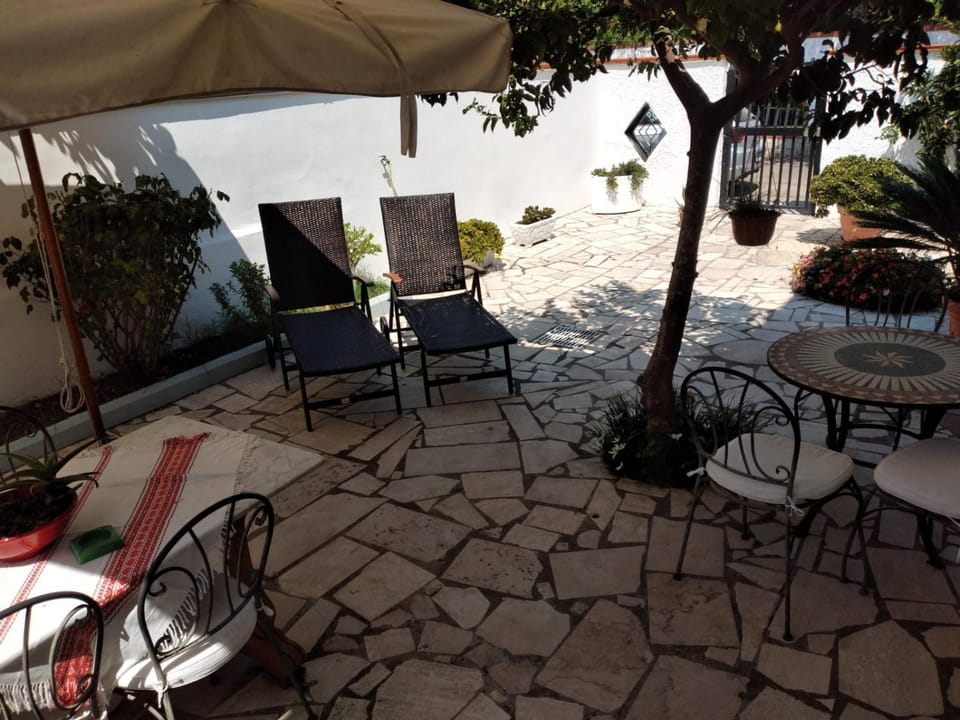 Villa Dafne con ampio giardino, pochi minuti dal mare Fondi Sperlonga House in Lazio