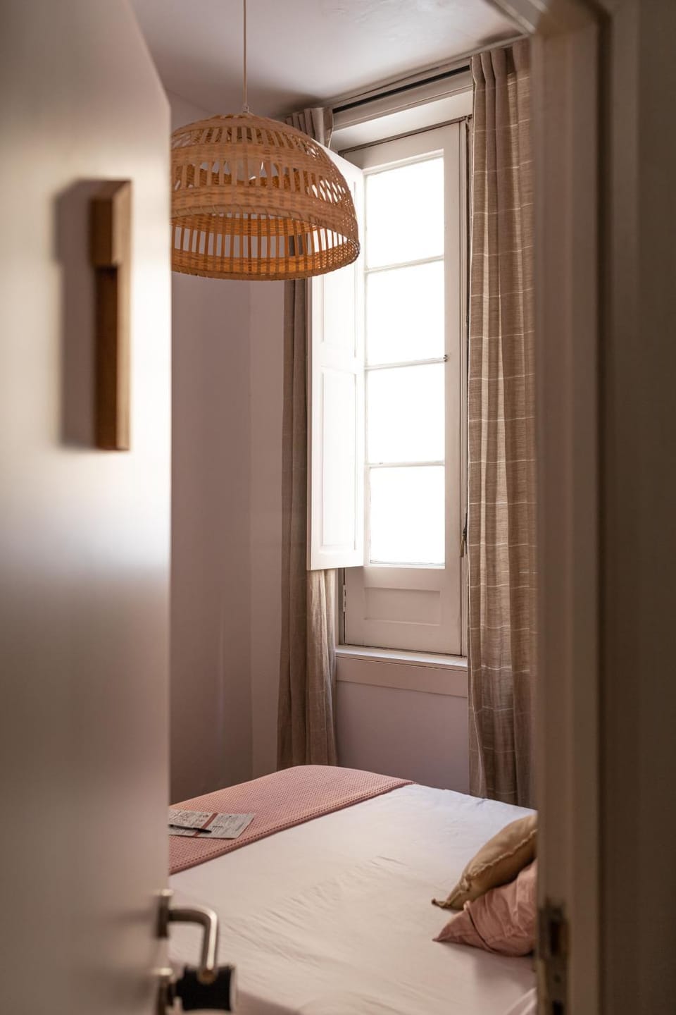 Bed, Photo of the whole room, Bedroom, City view