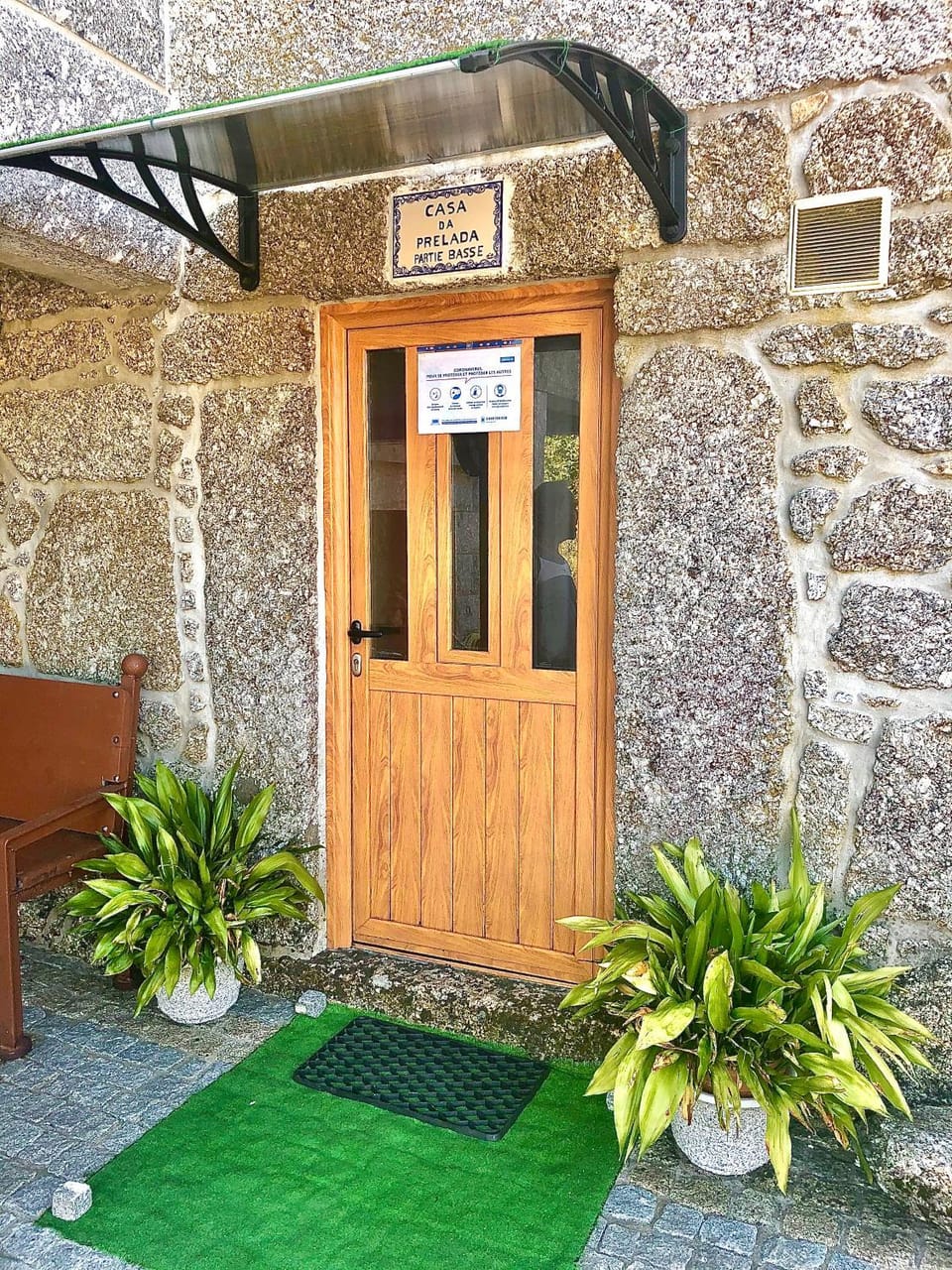 Facade/entrance