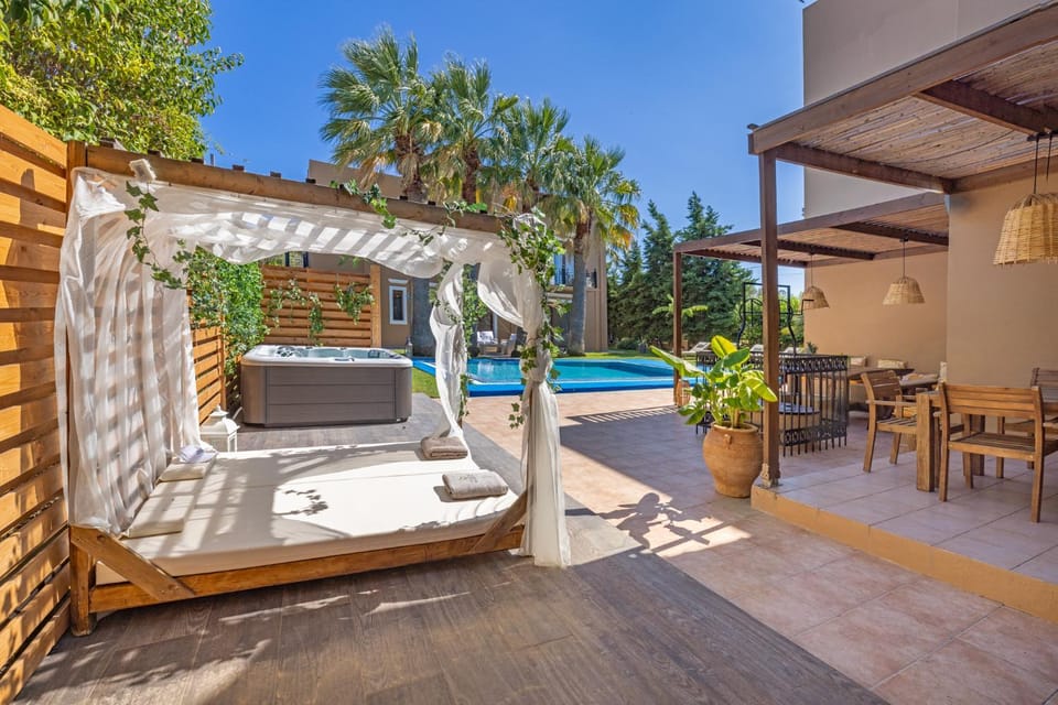 Day, Pool view, Swimming pool, sunbed