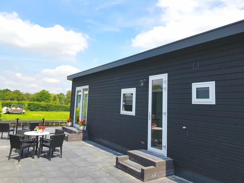 Chalet 15 (Resort Venetië) House in Giethoorn