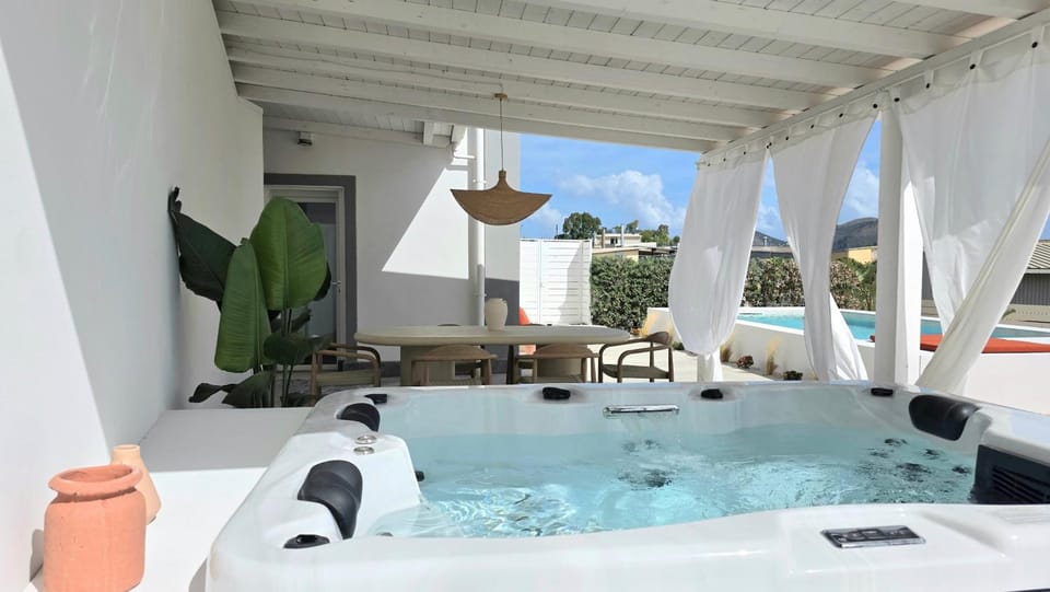 Hot Tub, Pool view, Swimming pool