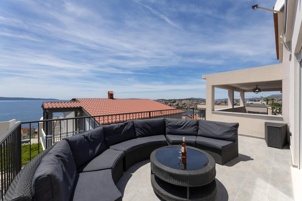 Villa Ivan Apartment in Okrug Gornji