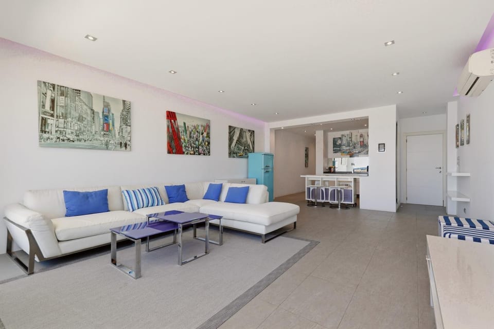 Modern Frontline Puerto Banus Apartment M2 Apartment in Marbella