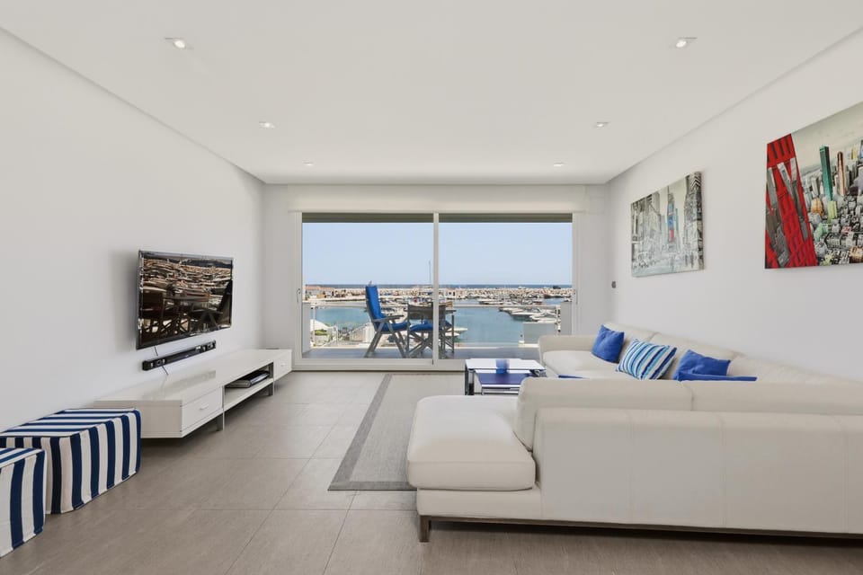 Modern Frontline Puerto Banus Apartment M2 Apartment in Marbella