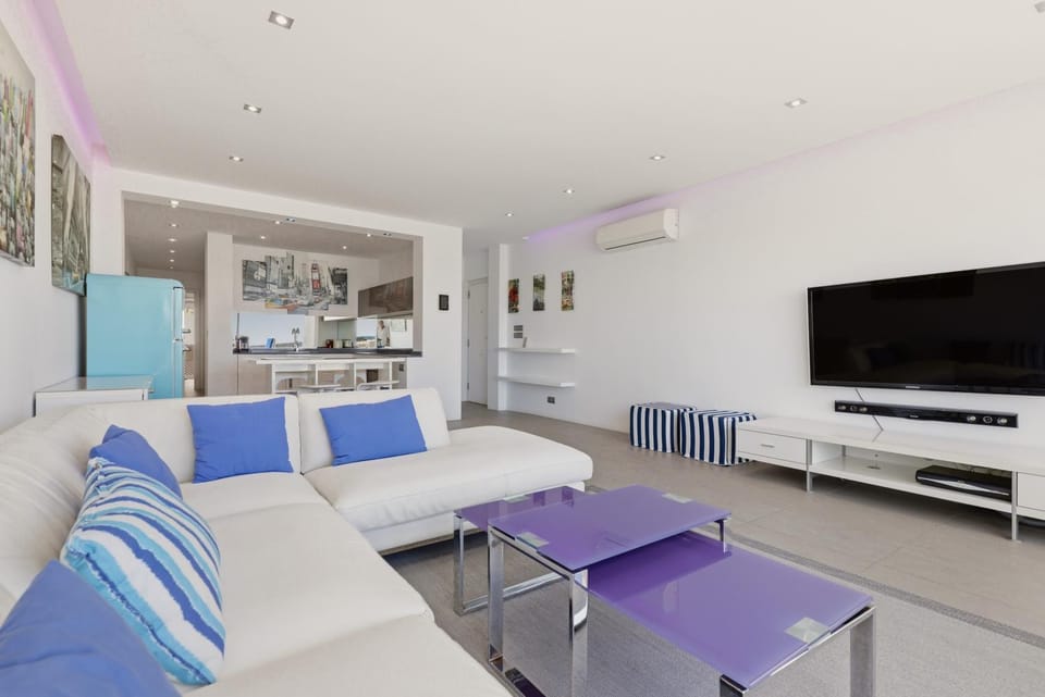 Modern Frontline Puerto Banus Apartment M2 Apartment in Marbella