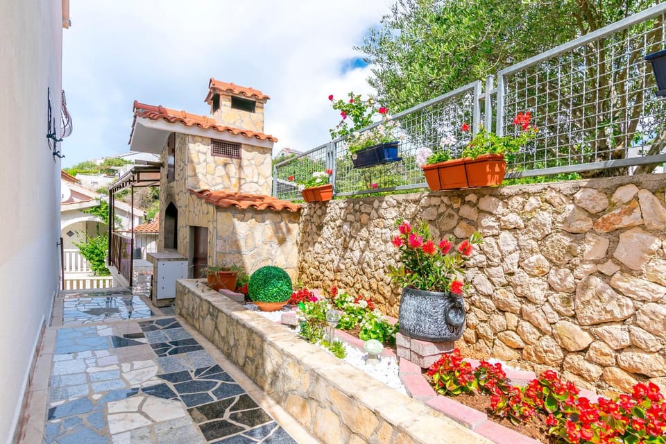 Property building, Patio, BBQ facilities, Garden