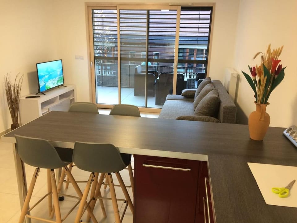 TV and multimedia, Lounge or bar, Dining area