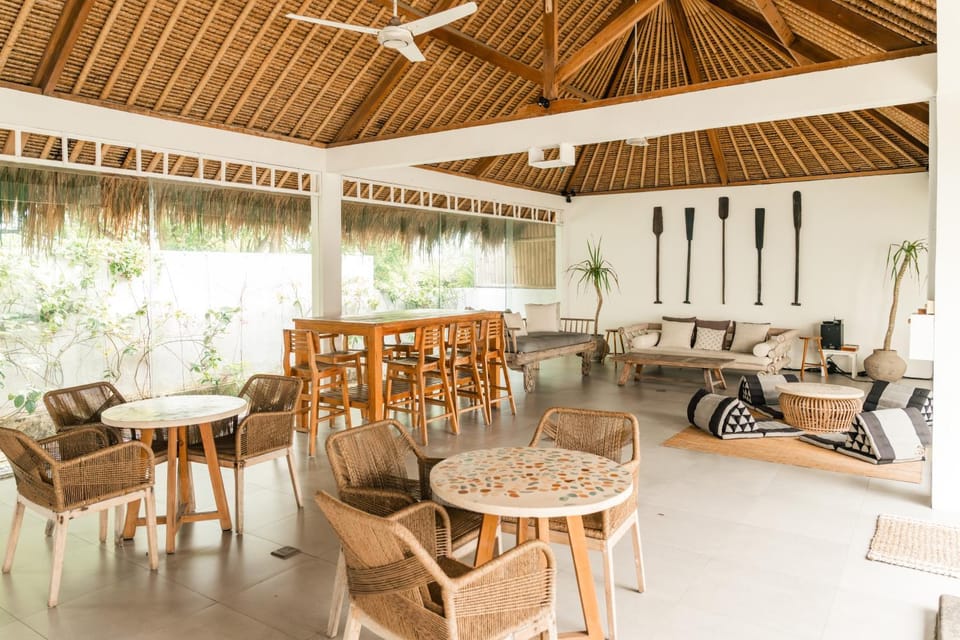 Seating area, Dining area