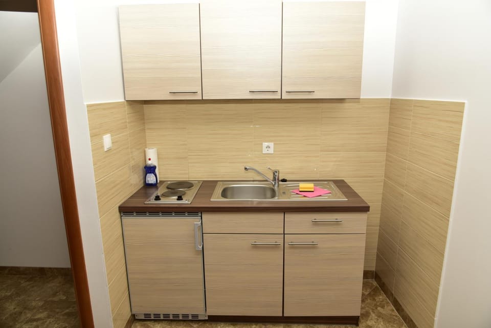 Kitchen or kitchenette, On site