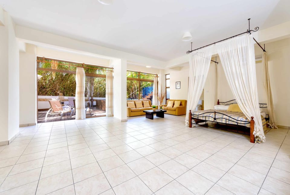 Patio, Balcony/Terrace, Living room, Seating area