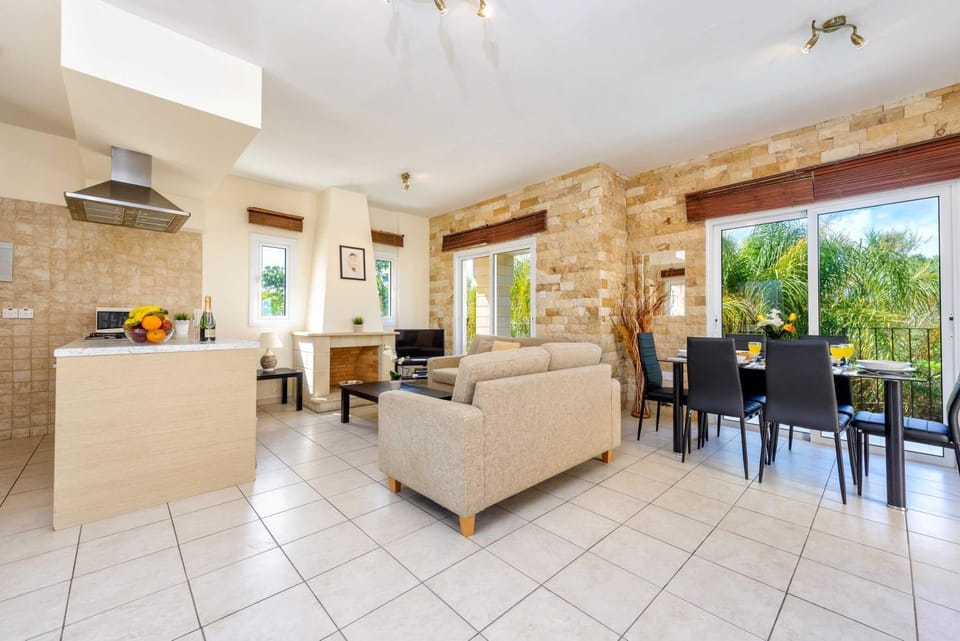 Living room, Lobby or reception, Seating area, Dining area