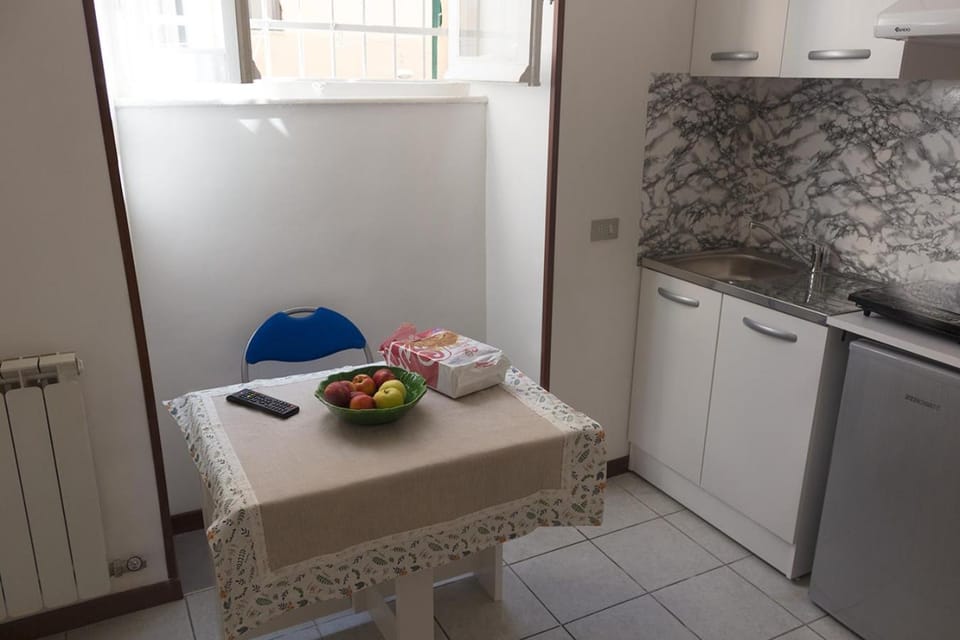 TV and multimedia, Kitchen or kitchenette, Living room