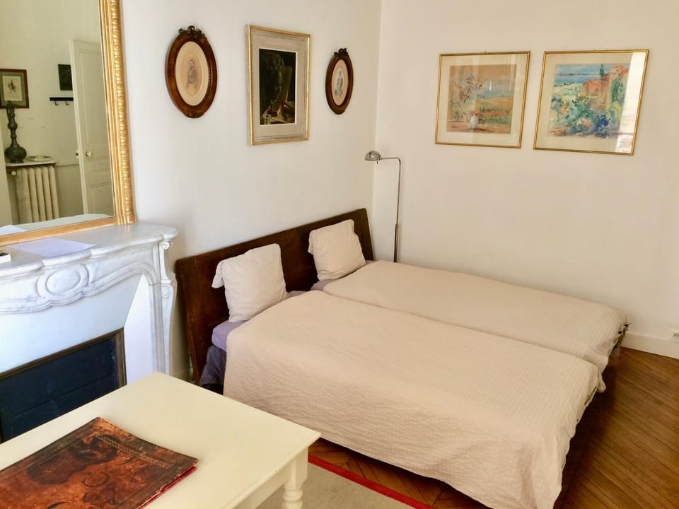 Charming bedroom Vacation rental in Paris