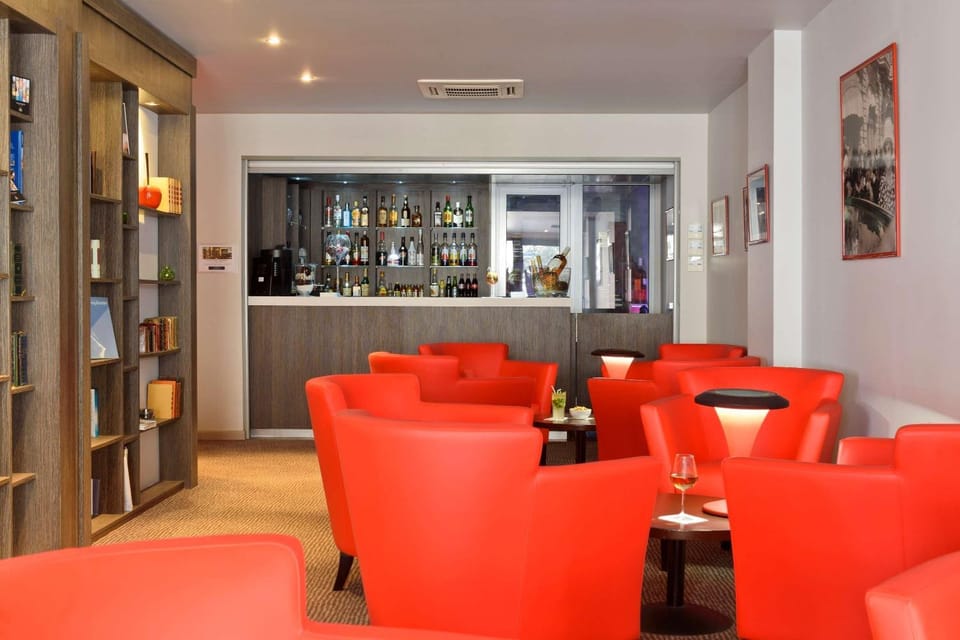 Sauna, Lounge or bar