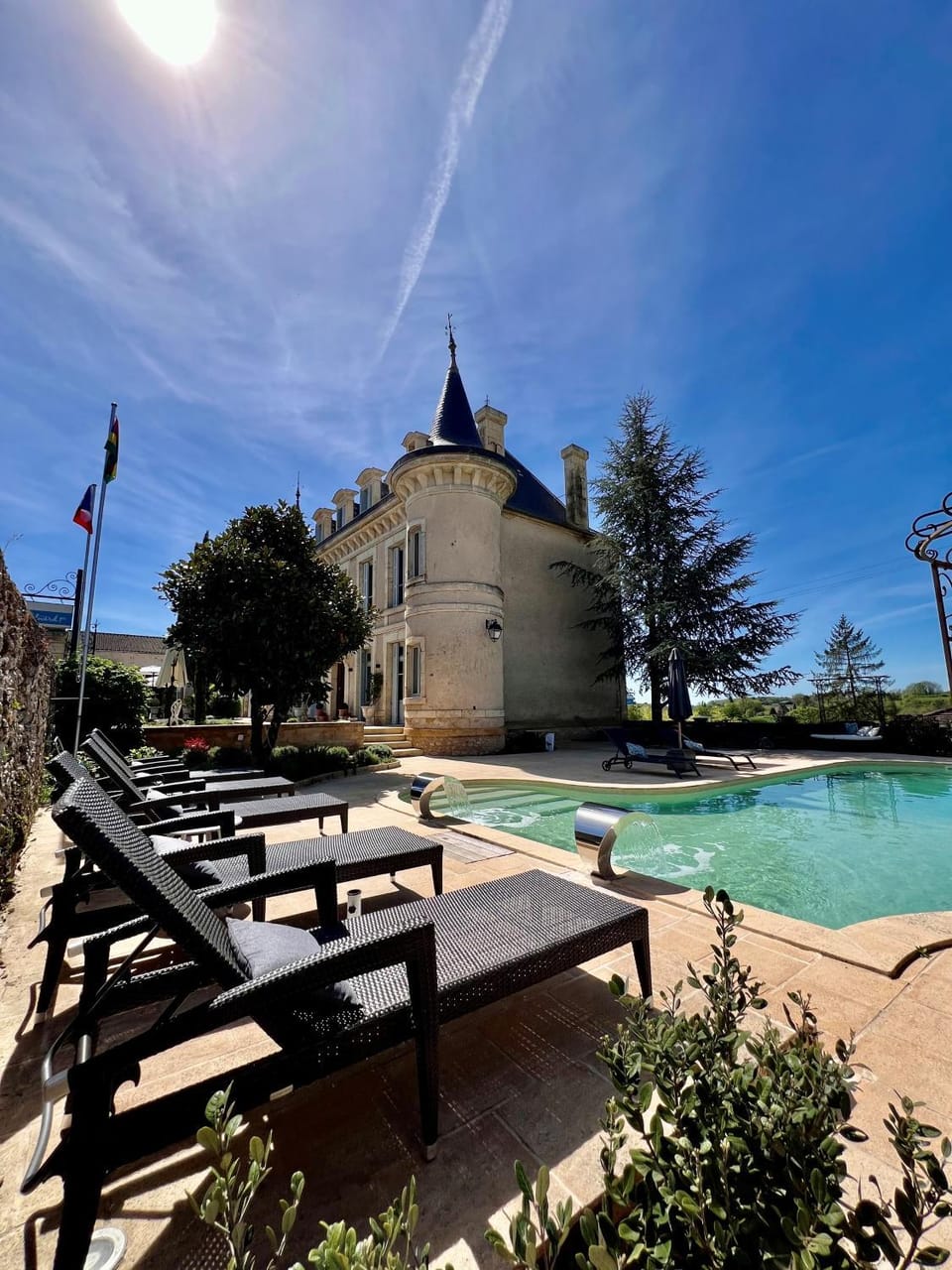 Property building, Pool view, Swimming pool, sunbed