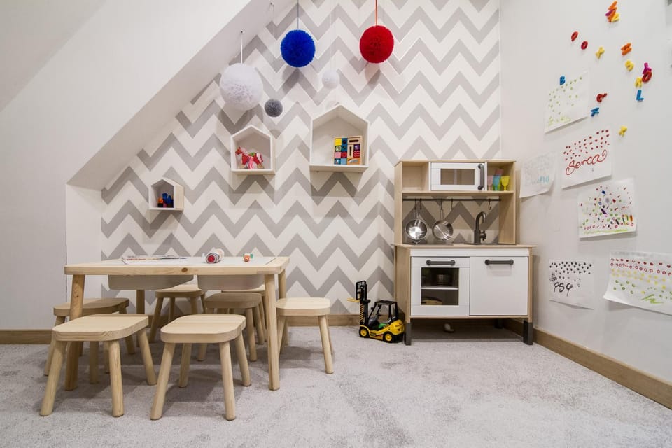 Kids's club, Area and facilities