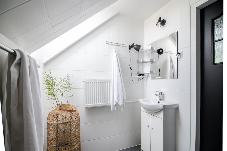 Shower, Toilet, Bathroom, towels