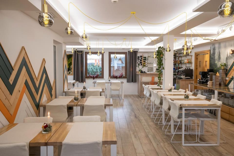 Restaurant/places to eat, Food and drinks, Food, Meals