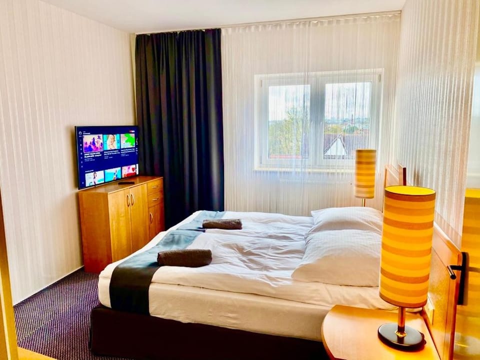 LAS SŁUPSKI PREMIUM BUSINESS APARTMENT NO 7 Wifi Netflix Smart TV50 two bedrooms two very large double beds living room double sofa workplace full pleasure quality of stay Apartment in Pomeranian Voivodeship