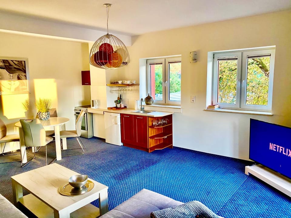 LAS SŁUPSKI PREMIUM BUSINESS APARTMENT NO 7 Wifi Netflix Smart TV50 two bedrooms two very large double beds living room double sofa workplace full pleasure quality of stay Apartment in Pomeranian Voivodeship