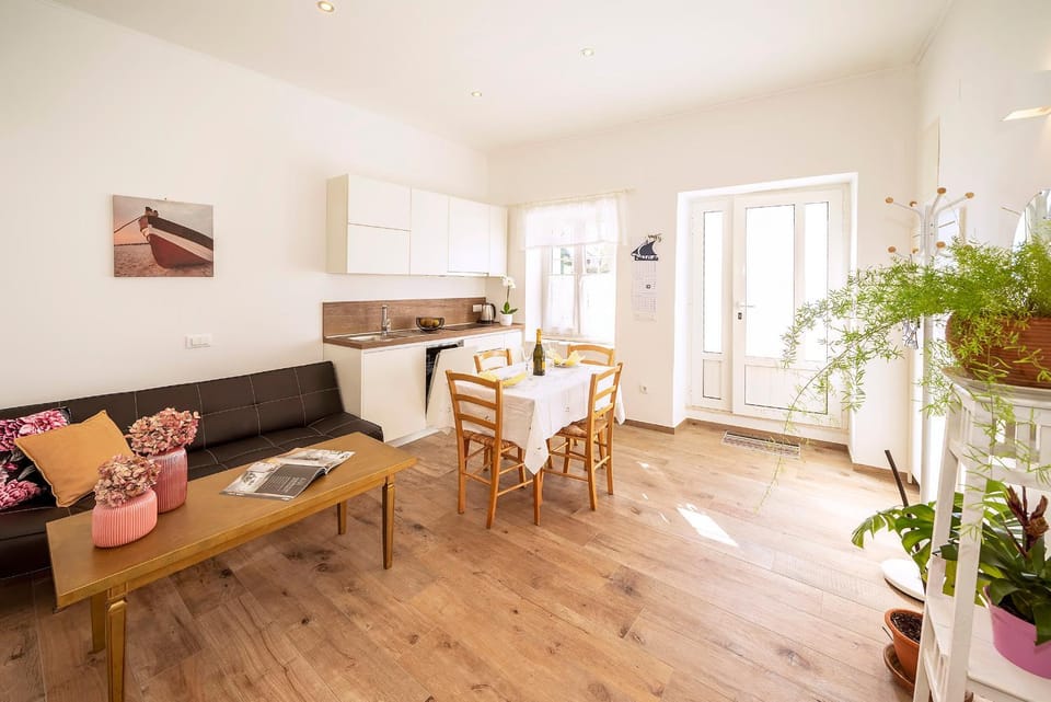 Kitchen or kitchenette, Living room, Dining area