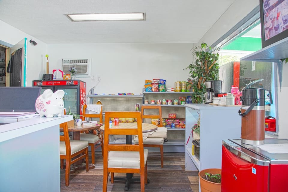 Dining area, Breakfast